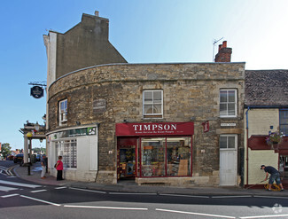 Plus de détails pour 25 Bridge St & 1 Market Sq, Buckingham - Local commercial à vendre