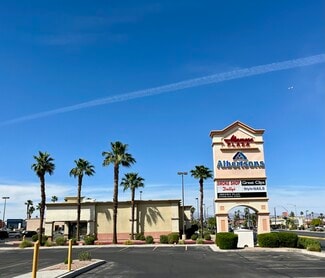 Plus de détails pour 2833-2949 E Desert Inn Rd, Las Vegas, NV - Local commercial à louer