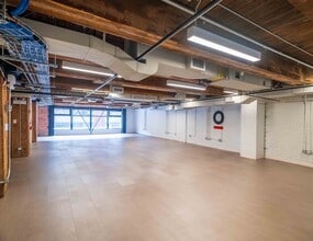 1110 Hamilton St, Vancouver, BC à louer Photo intérieure– Image 2 sur 5