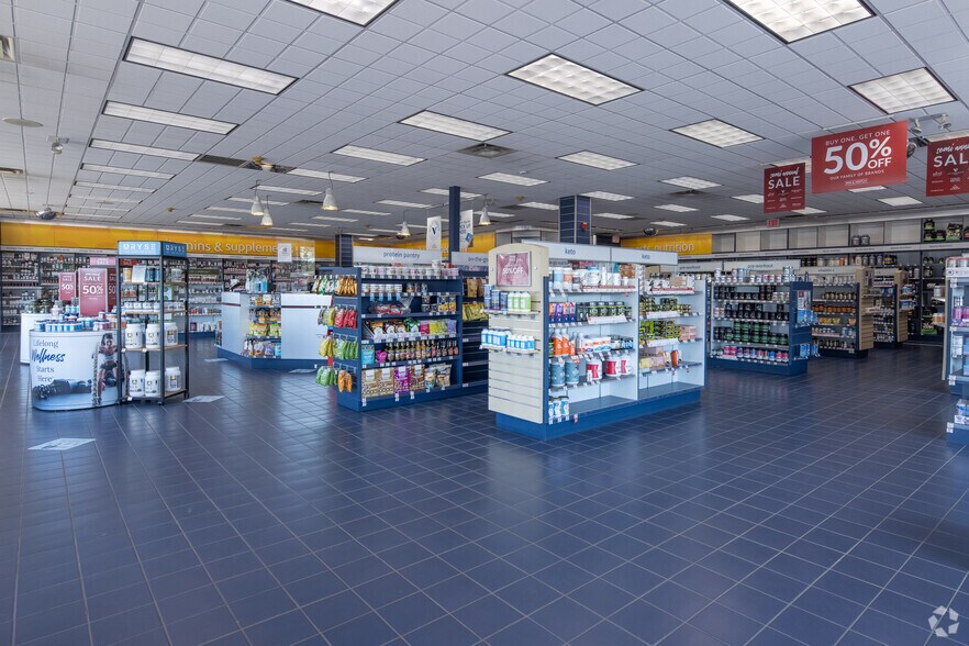 8600 W Golf Rd, Niles, IL à louer - Photo intérieure – Image 2 sur 14
