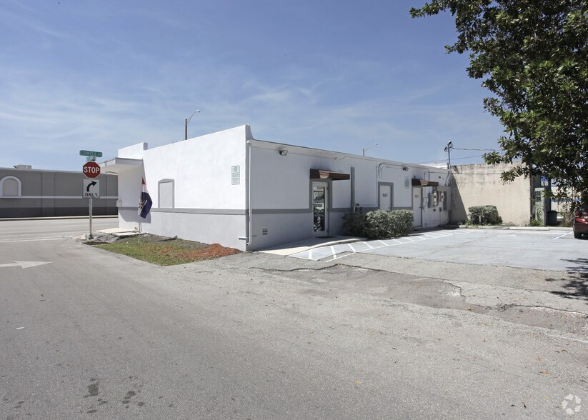 1661 E Sample Rd, Pompano Beach, FL à louer - Photo de l’immeuble – Image 3 sur 12