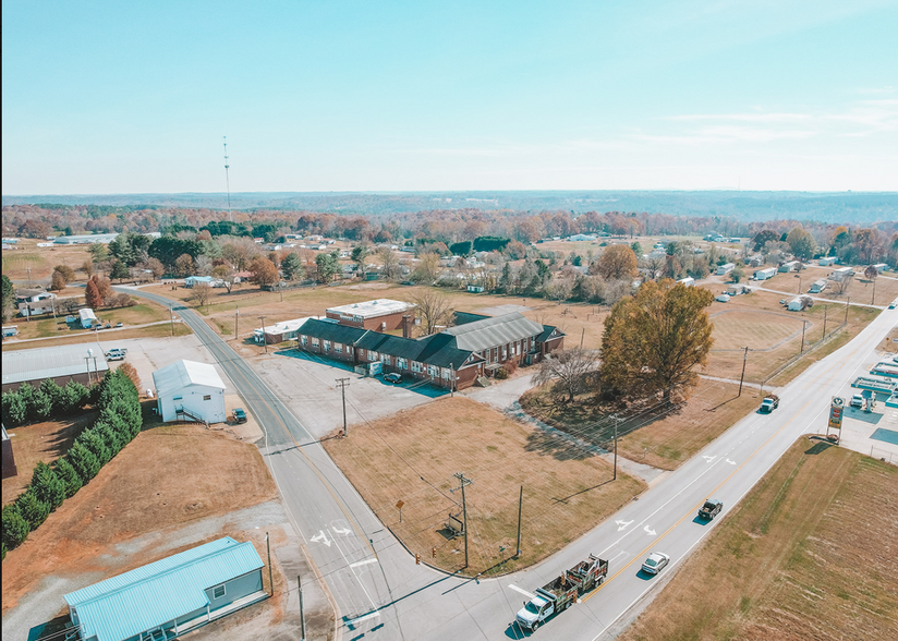 6125 NC Hwy 16 Hwy, Taylorsville, NC à vendre - Aérien – Image 1 sur 3