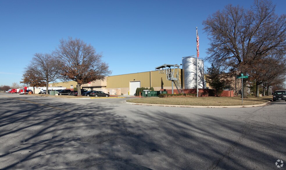 10001 Industrial Blvd, Lenexa, KS à vendre - Photo principale – Image 2 sur 2