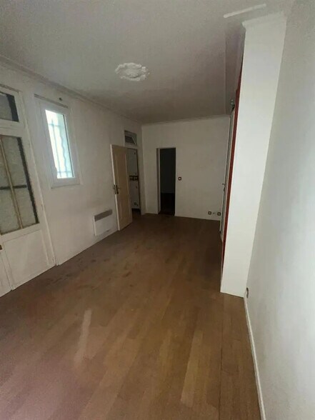 Local commercial dans Paris à louer - Photo de l’immeuble – Image 3 sur 9