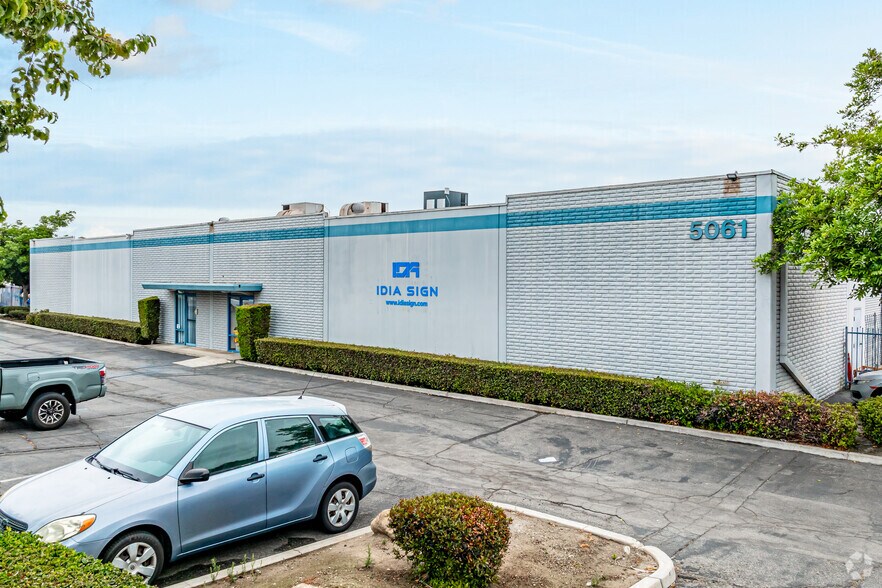 5061 Brooks St, Montclair, CA à louer - Photo de l’immeuble – Image 3 sur 11