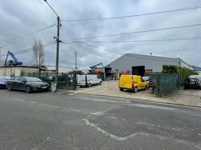 Plus de détails pour 9 Rue Des Darses, Villeneuve-le-Roi - Local d’activités à vendre