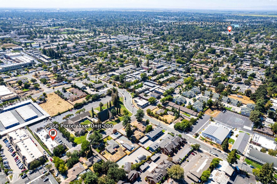 756 Porter Ave, Stockton, CA à vendre - Photo de l’immeuble – Image 2 sur 40