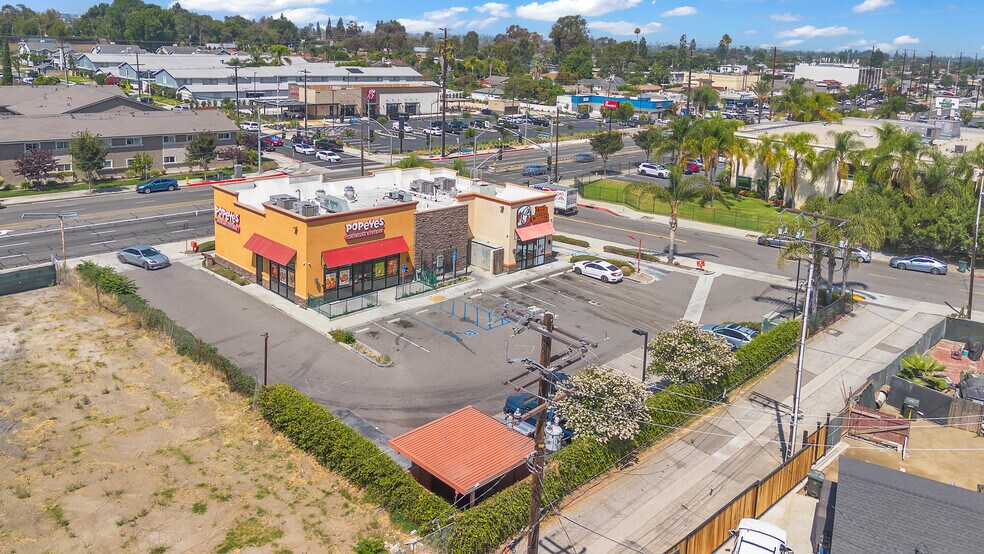 9211 Telegraph Rd, Pico Rivera, CA à vendre - Photo de l’immeuble – Image 3 sur 16