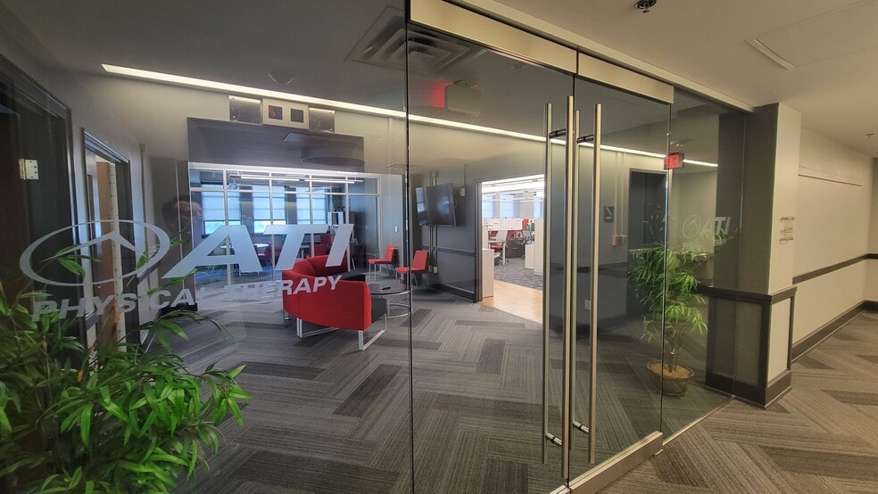 18 E North St, Greenville, SC à louer - Photo intérieure – Image 2 sur 9