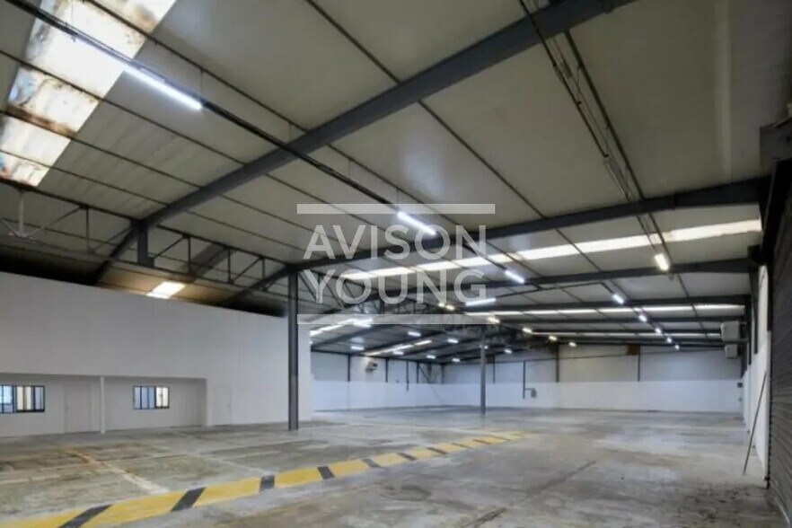 Local d’activités dans Morangis à louer - Photo de l’immeuble – Image 2 sur 3