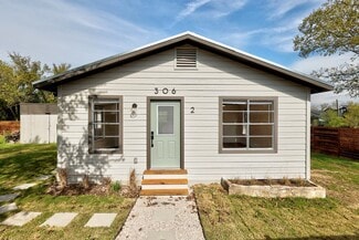 Plus de détails pour 306 W Stassney Ln, Austin, TX - Spécialisé à vendre