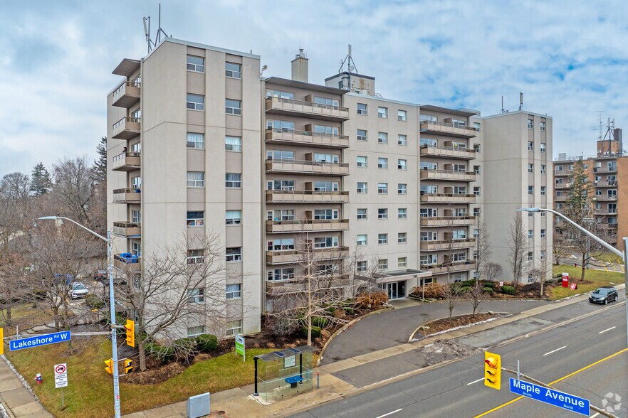 345 Lakeshore Rd W, Mississauga, ON à louer - Photo principale – Image 1 sur 20