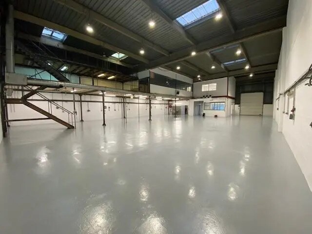 Plus de détails pour 32 Rue Du Landy, Aubervilliers - Industriel/Logistique à louer
