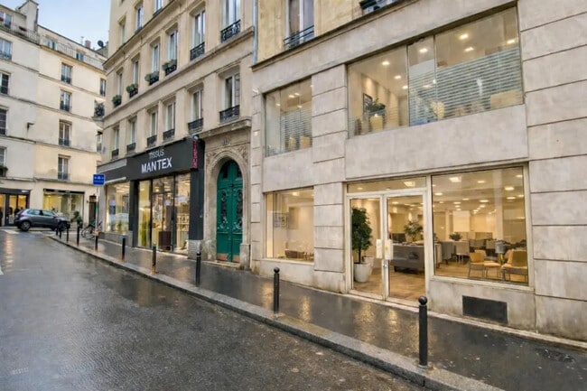 Plus de détails pour Local commercial à louer