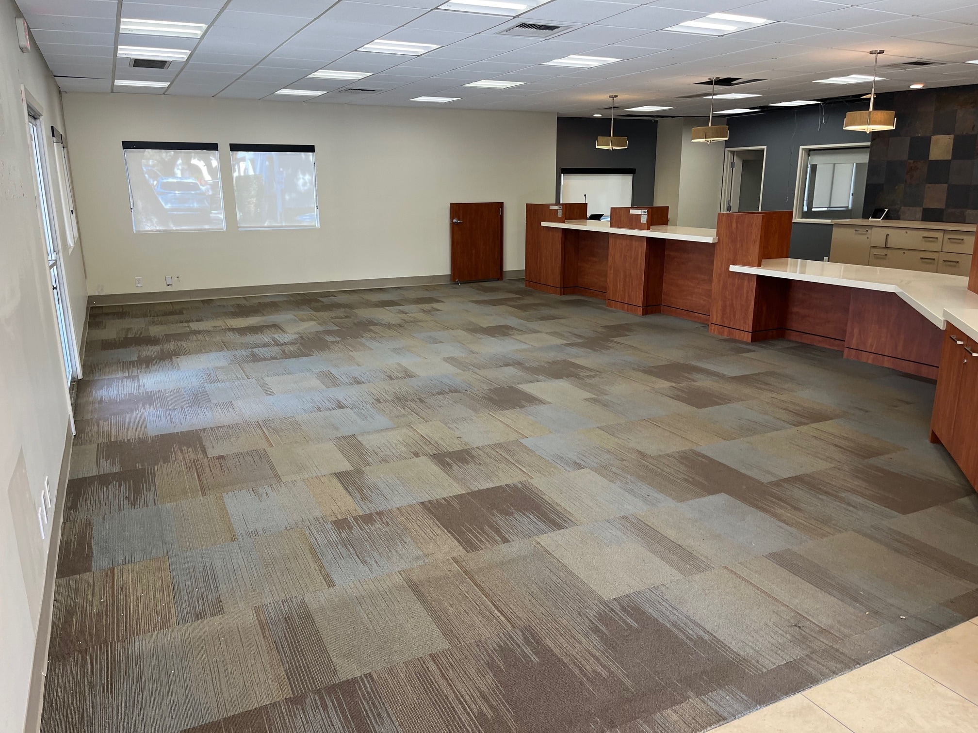 110 S Ventura St, Ojai, CA à louer Photo de l’immeuble– Image 1 sur 29