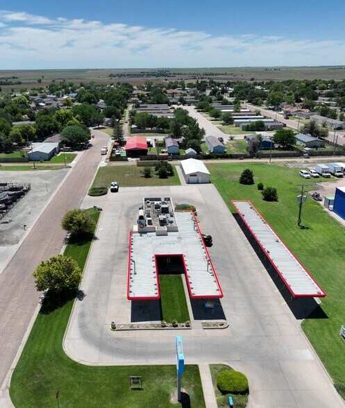 451 E Oklahoma Ave, Ulysses, KS à vendre - Photo de l’immeuble – Image 3 sur 10