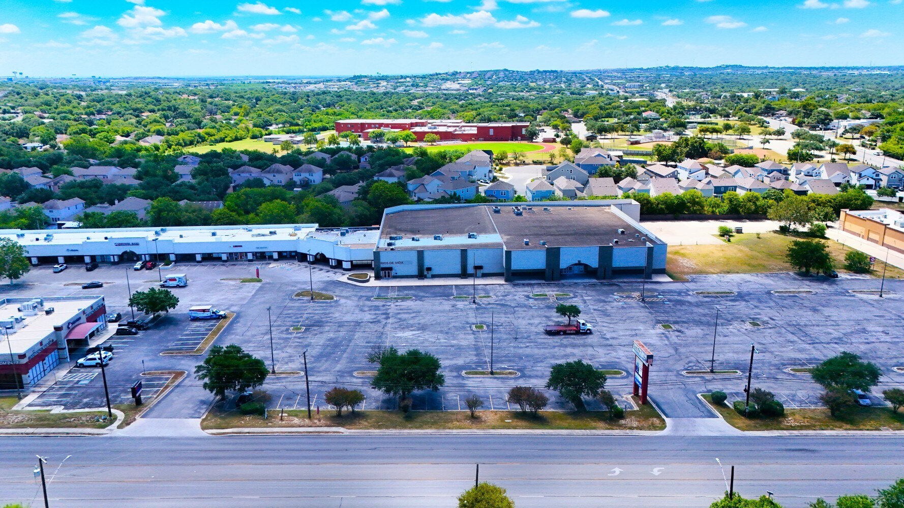 15130 Nacogdoches Rd, San Antonio, TX à vendre Photo de l’immeuble– Image 1 sur 16