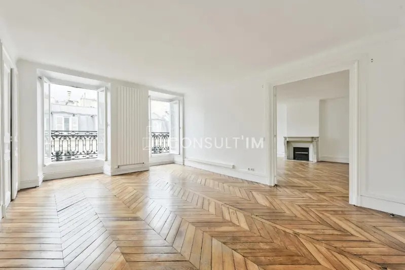 9 Rue D'Artois, Paris à vendre - Photo de l’immeuble – Image 2 sur 8