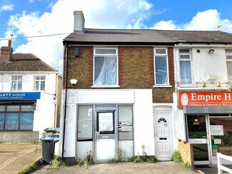 Plus de détails pour 98 Thorpe Lea Rd, Egham - Local commercial à vendre