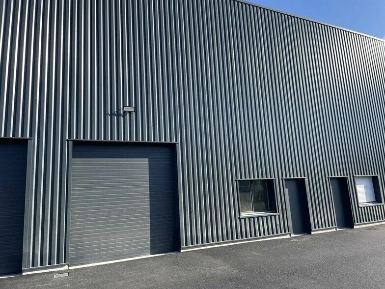 Industriel/Logistique dans Thorigné-Fouillard à louer - Photo de l’immeuble – Image 3 sur 18