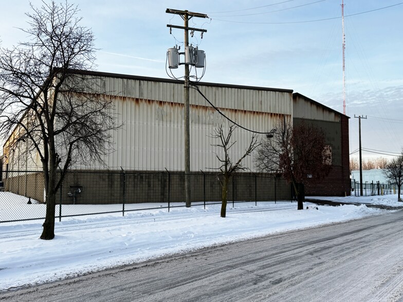 7401-7447 Intervale St, Detroit, MI à louer - Photo de l’immeuble – Image 1 sur 10