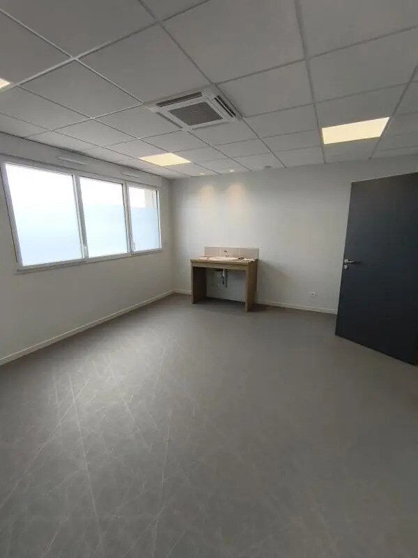 Plus de détails pour Bureau à louer
