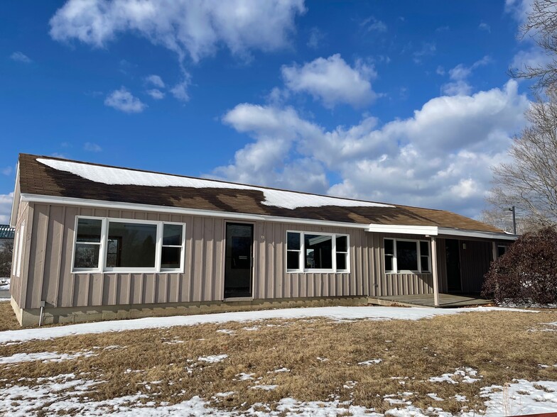 535 Burlington Rd, Harwinton, CT à louer - Photo principale – Image 1 sur 6