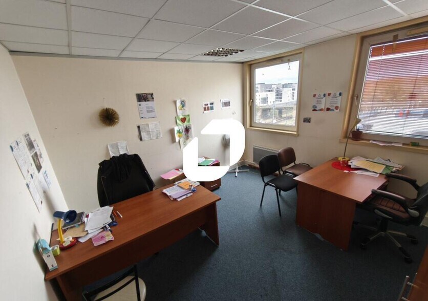 Bureau dans Bondy à louer - Photo intérieure – Image 2 sur 4