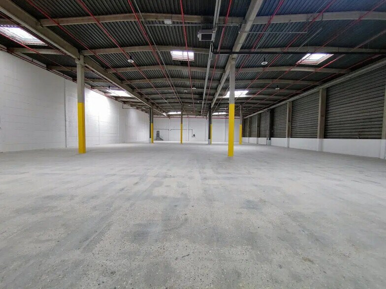 Industriel/Logistique dans Rosny-sous-Bois à louer - Photo de l’immeuble – Image 3 sur 12