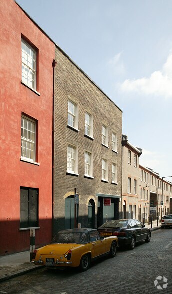 9 Heneage St, Londres à louer - Photo de l’immeuble – Image 2 sur 6