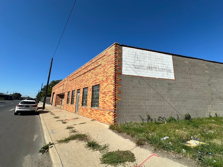 5431 E Davison St, Detroit, MI à vendre - Photo de l’immeuble – Image 3 sur 30