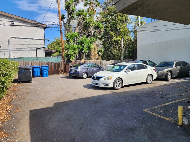 2376-2380 Westwood Blvd, Los Angeles, CA à louer - Photo de l’immeuble – Image 2 sur 10