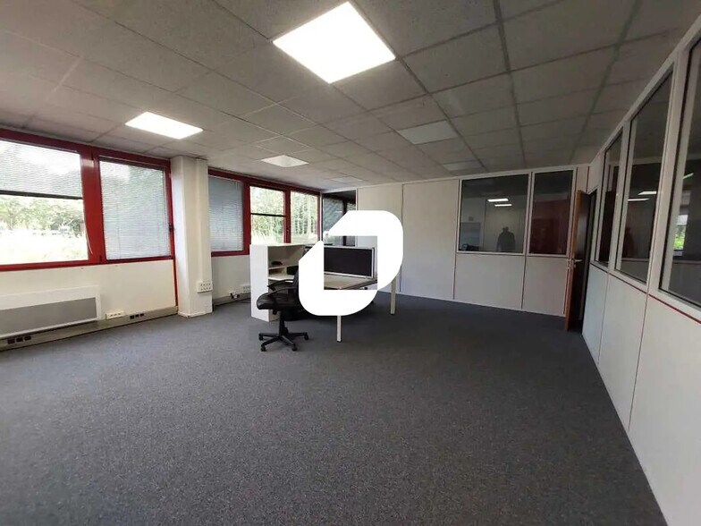 Local d’activités dans Trappes à louer - Photo intérieure – Image 2 sur 8