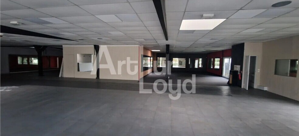 Local commercial dans Caen à vendre - Photo de l’immeuble – Image 1 sur 2
