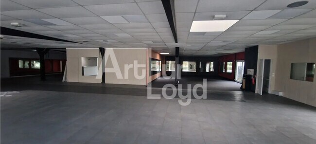 Plus de détails pour Local commercial à vendre