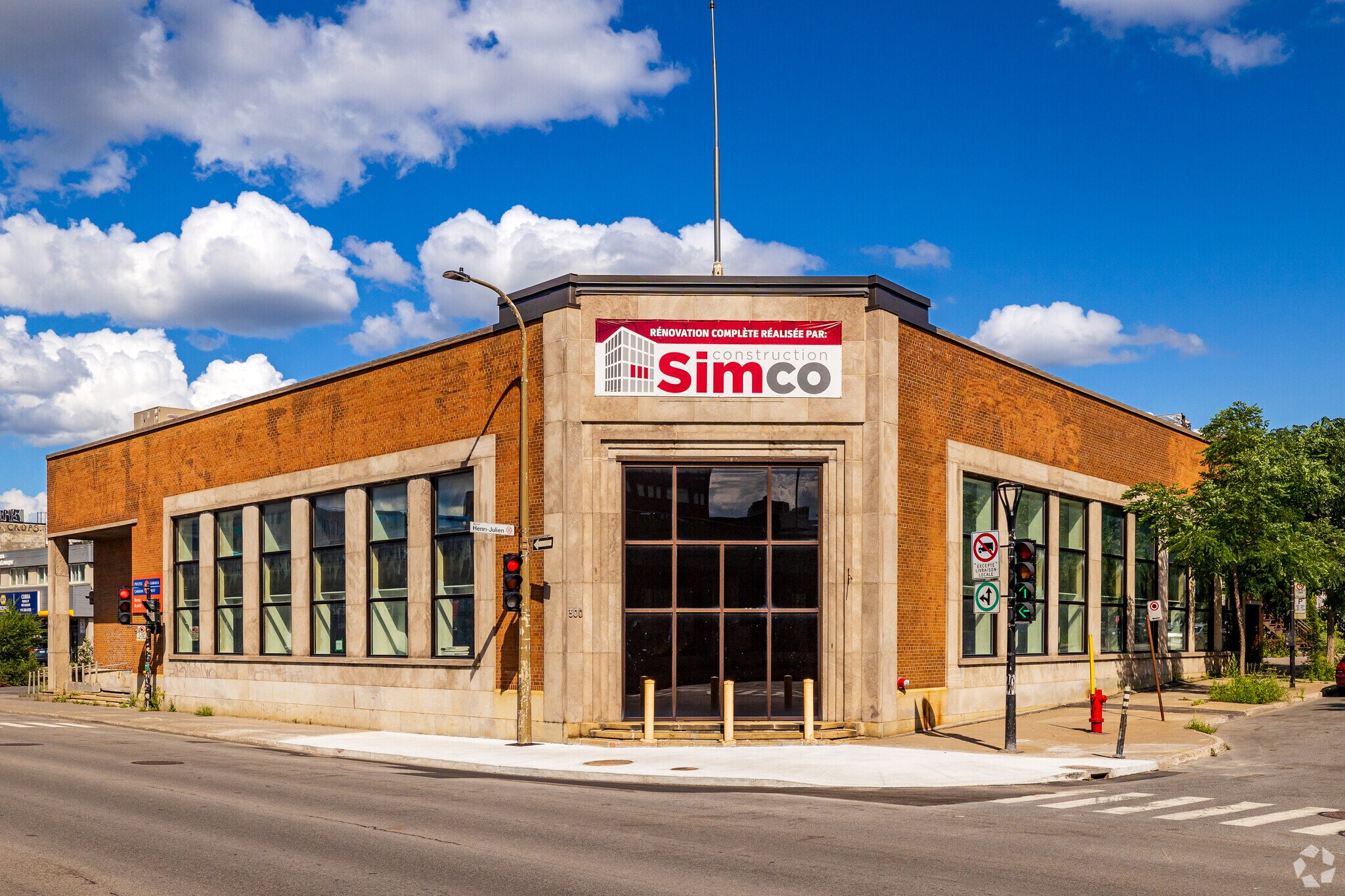 300 Boul Crémazie E, Montréal, QC à vendre Photo principale– Image 1 sur 5