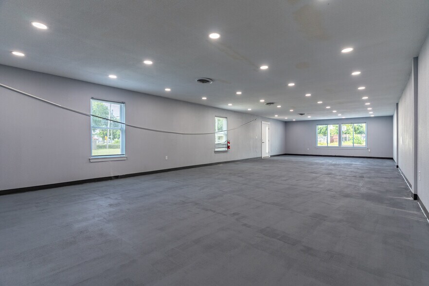 8701 N Palafox St, Pensacola, FL à louer - Photo de l’immeuble – Image 3 sur 7