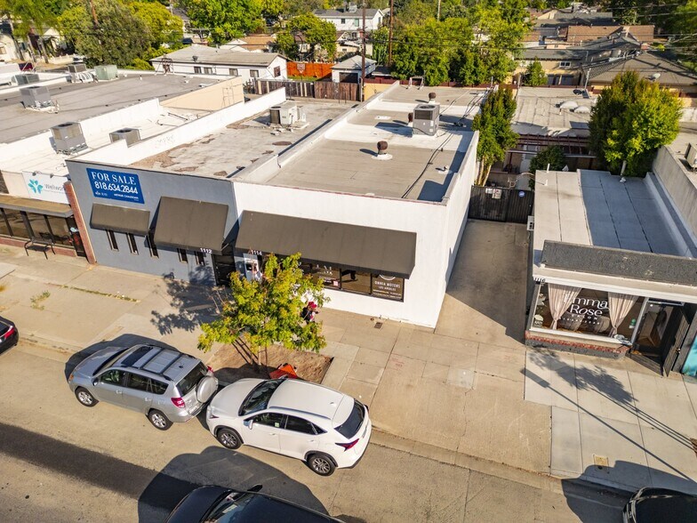 1114 W Magnolia Blvd, Burbank, CA à vendre - Photo de l’immeuble – Image 1 sur 21