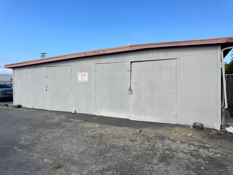 868-882 W 16th St, Newport Beach, CA à louer - Photo de l’immeuble – Image 1 sur 3