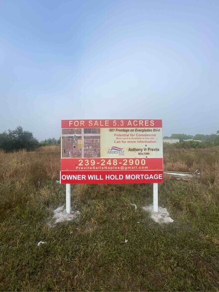 Everglades Blvd E, Naples, FL à vendre - Photo de l’immeuble – Image 1 sur 11