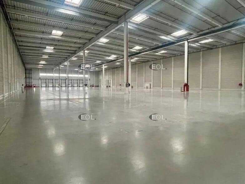 Industriel/Logistique dans Marolles-sur-Seine à louer - Photo de l’immeuble – Image 2 sur 4