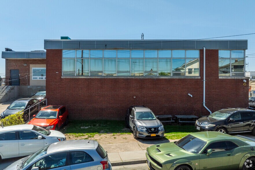15-17 Hoover St, Inwood, NY à vendre - Photo de l’immeuble – Image 3 sur 7