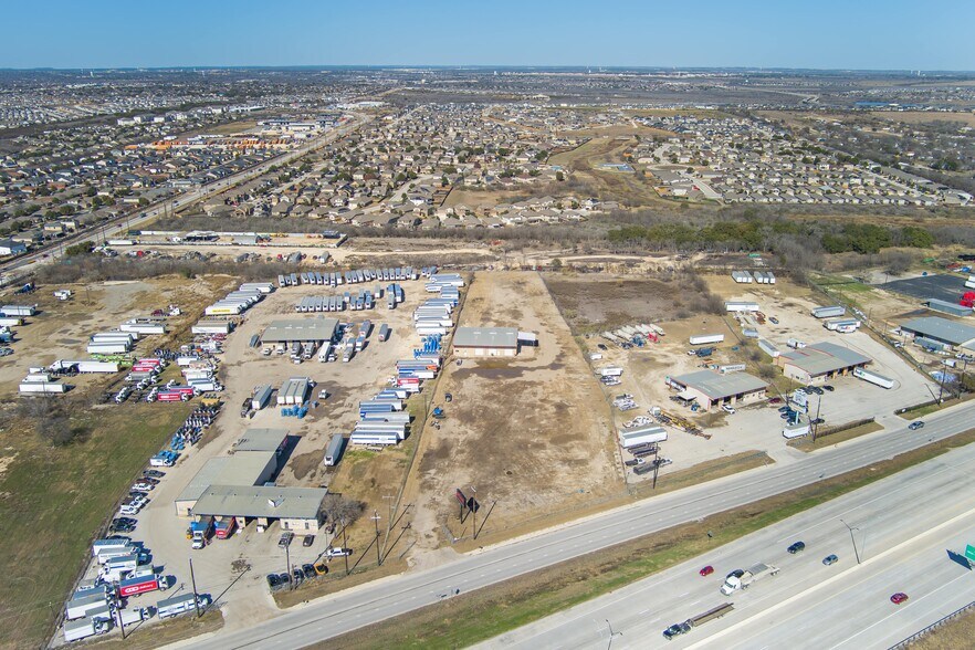 8823 E Interstate 10, Converse, TX à louer - Photo de l’immeuble – Image 2 sur 3