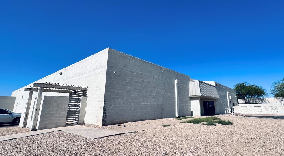 701 N Golden Key St, Gilbert, AZ à vendre - Photo de l’immeuble – Image 1 sur 8