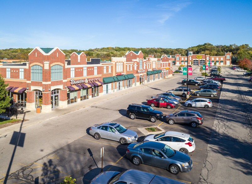 Shoppes at Nagawaukee portefeuille de 2 biens à vendre sur LoopNet.fr - Photo principale – Image 1 sur 5