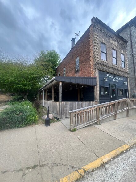 106 W Main St, Shawnee, OH à vendre - Photo de l’immeuble – Image 1 sur 2
