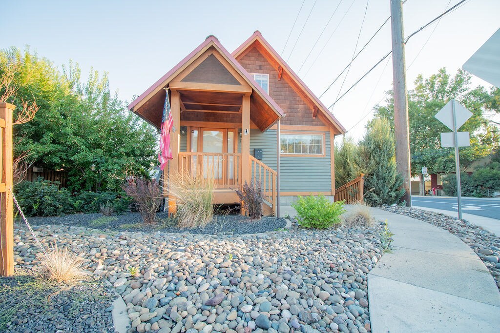 120 N Line St, Moscow, ID à louer Photo de l’immeuble– Image 1 sur 15