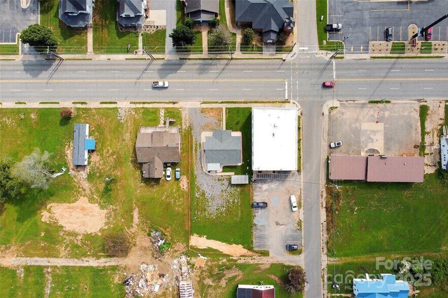 262 Catawba Ave, Old Fort, NC à vendre - Photo de l’immeuble – Image 3 sur 4