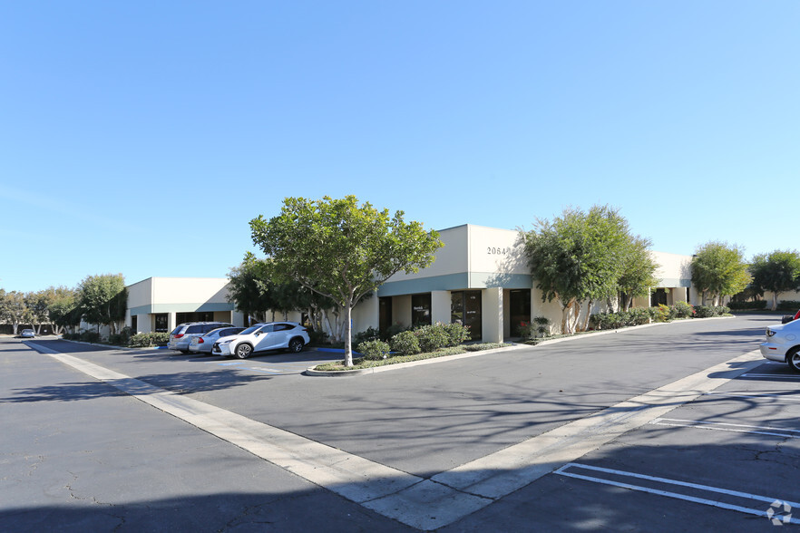 2064 Eastman Ave, Ventura, CA à louer - Photo de l’immeuble – Image 2 sur 6