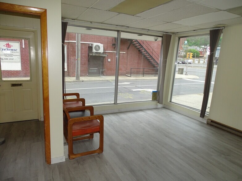 519 Rock St, Shamokin, PA à vendre - Photo intérieure – Image 3 sur 52